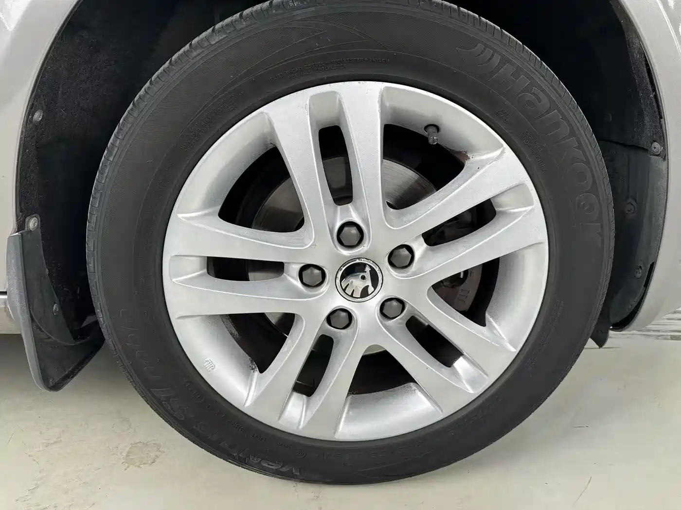 Škoda Octavia 2014 1.6L Auto Yijun Edition фото 13