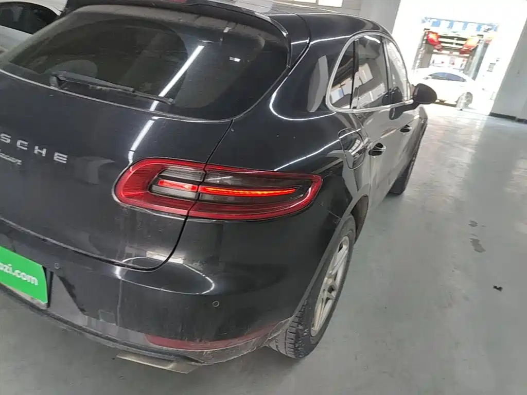 Porsche Macan 2017 Macan 2.0T фото 24