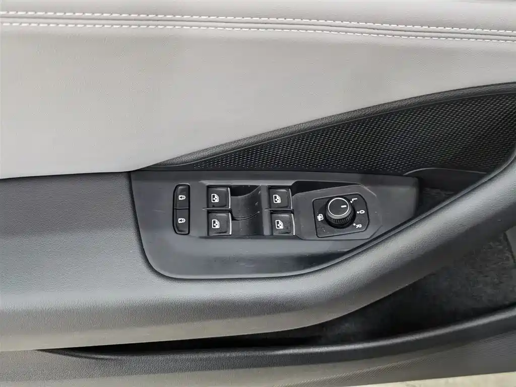 Volkswagen Magotan 2024 300TSI DSG Premium Edition фото 9
