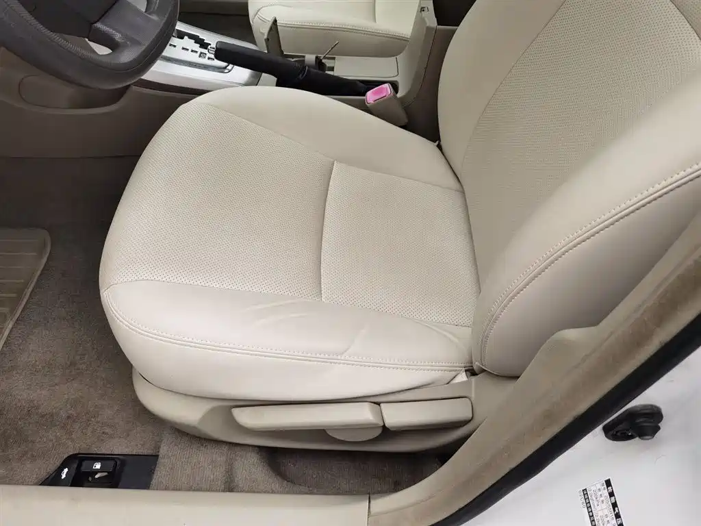 Toyota Corolla 2012 Styling Edition 1.8L CVT GL-i фото 20