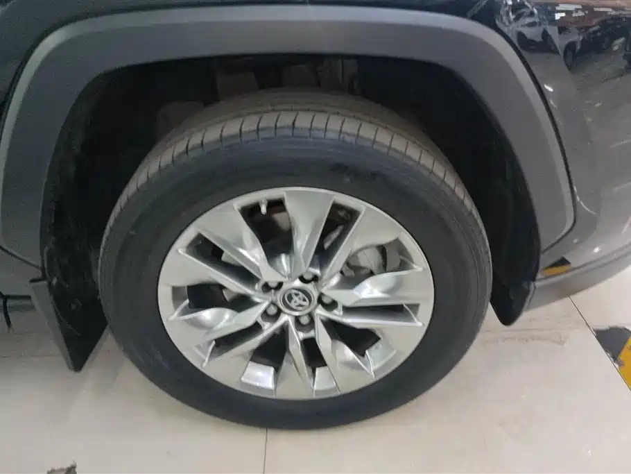 Toyota Wildlander 2022 2.0L CVT AWD Luxury PLUS Edition фото 6