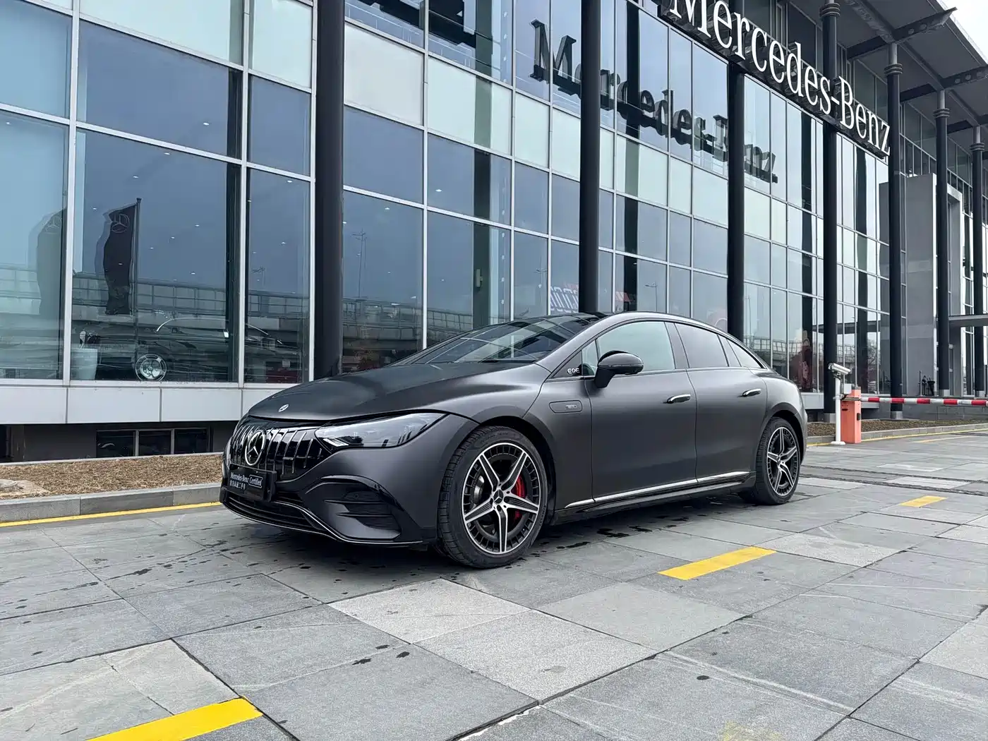 MERCEDES-BENZ EQE AMG