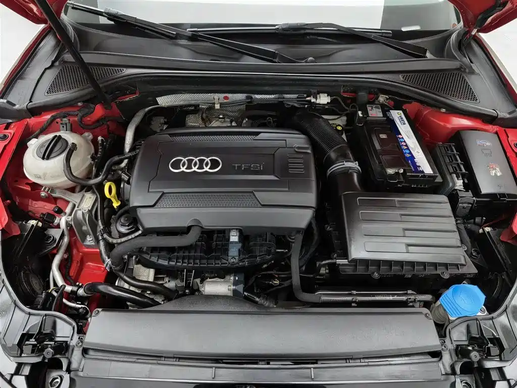 Audi A3 (Import) 2015 Limousine 45 TFSI S line Luxury фото 6