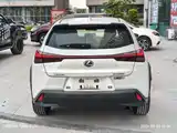 Фото 8 - Lexus UX