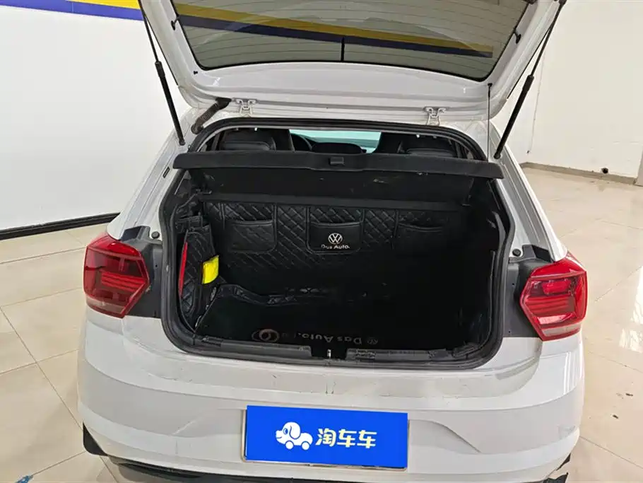 Volkswagen Polo 2021 Plus 1.5L Automatic Panorama Enjoyment Edition фото 4