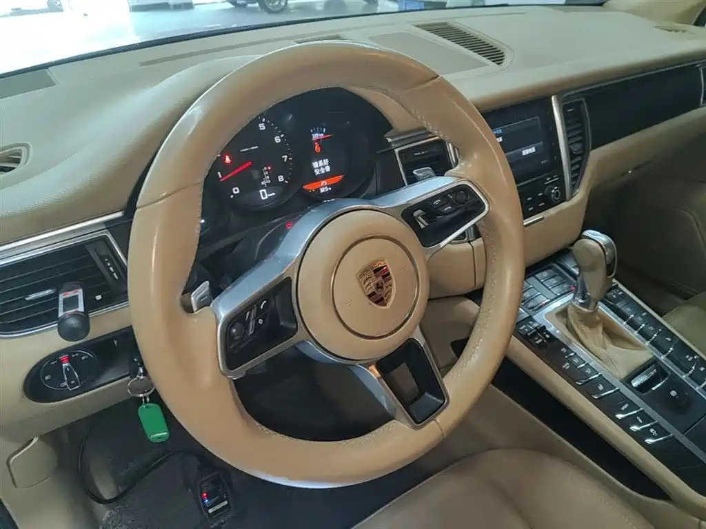 Porsche Macan 2017 Macan 2.0T фото 7