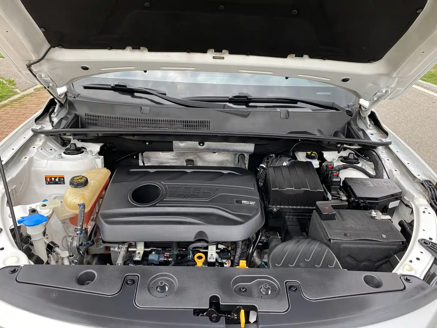 GEELY AUTOMOBILE VISION X6