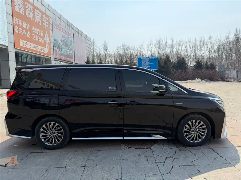 GAC TRUMPCHI M8