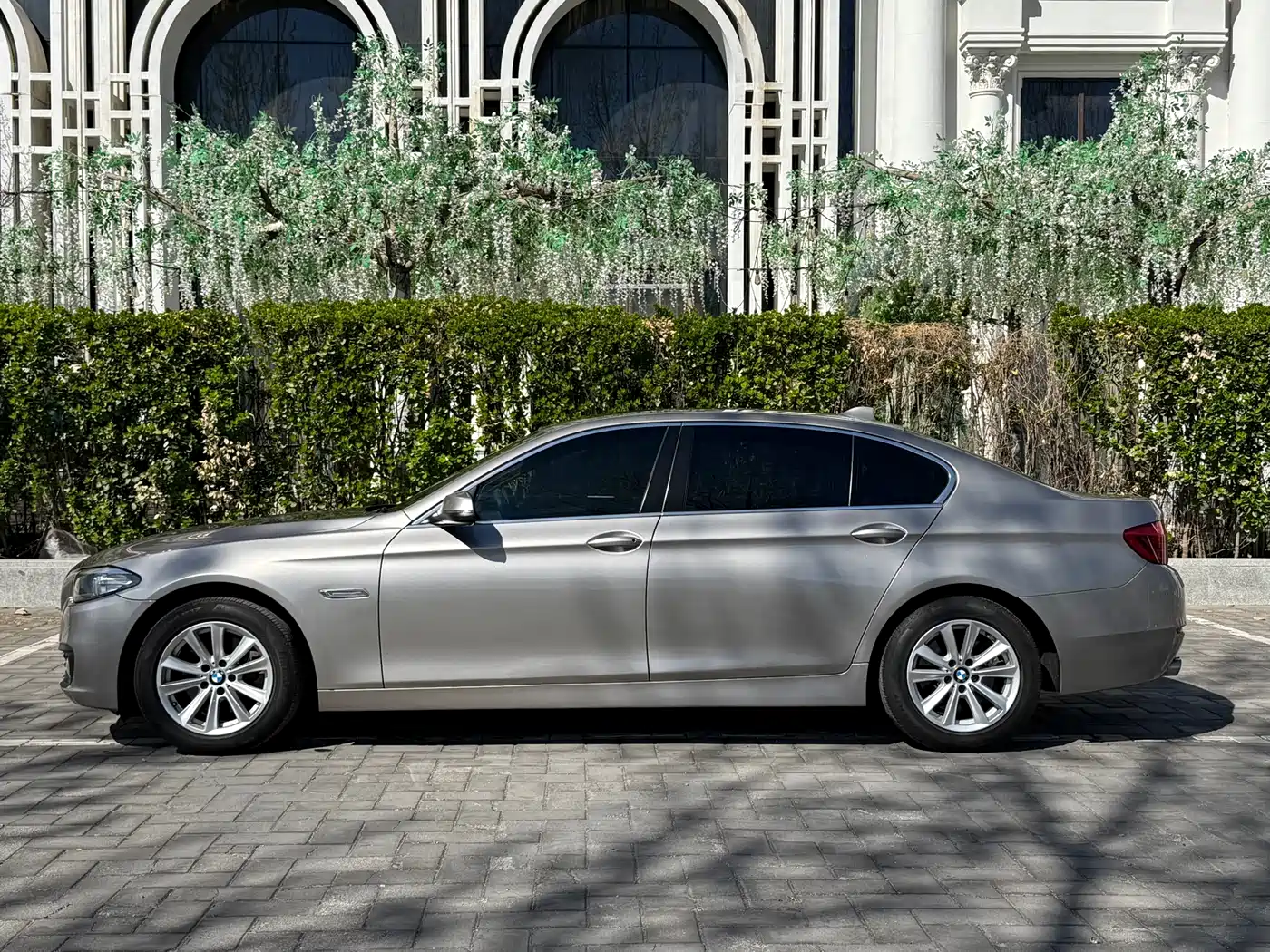 BMW 5 Series 2013 520Li Elegance фото 9