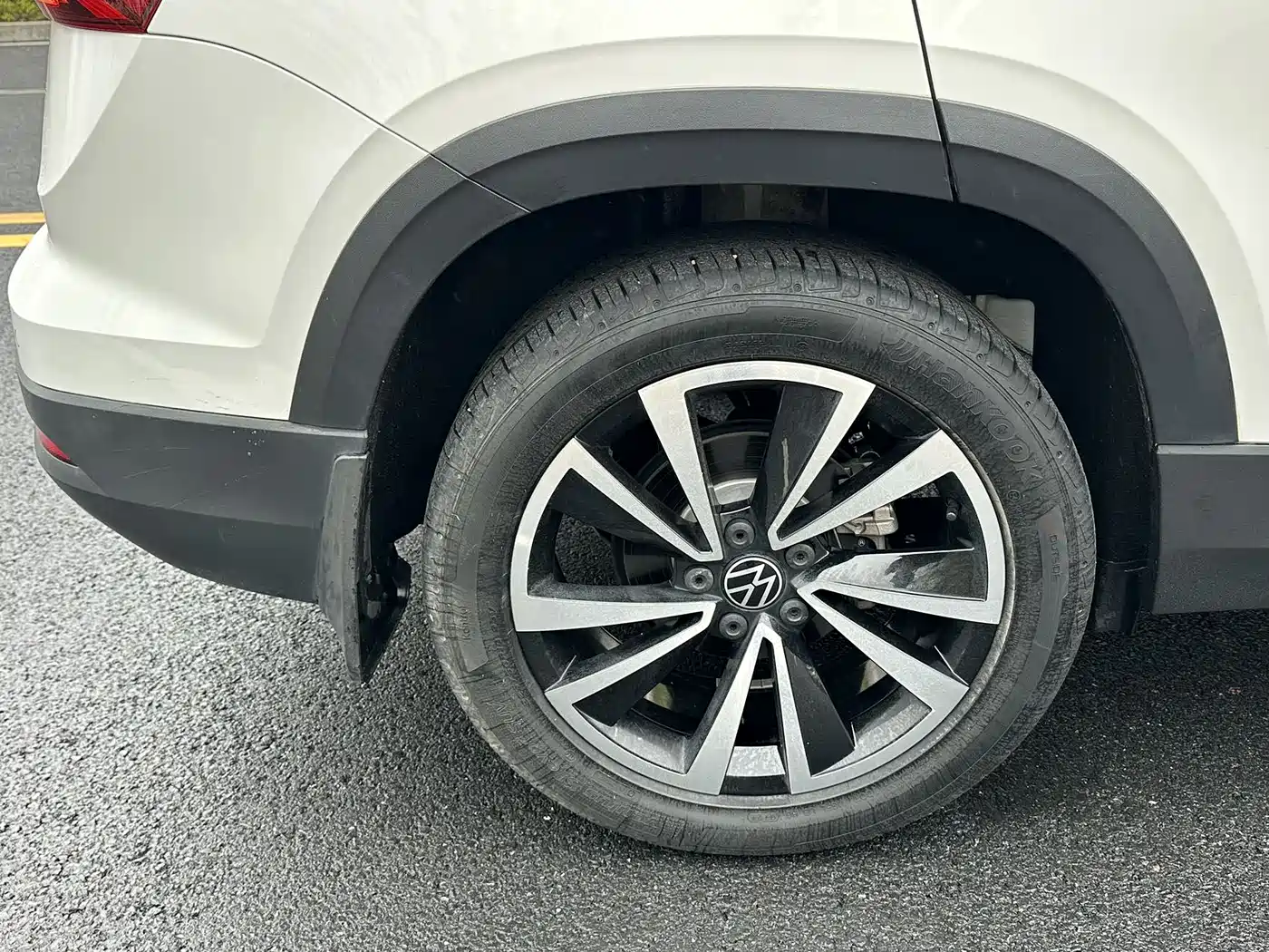 Volkswagen Tharu 2022 280TSI FWD Luxury Edition фото 15