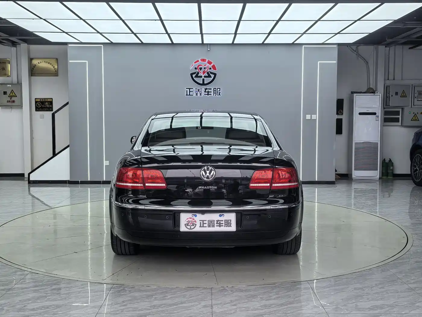 Volkswagen Phaeton 2011 3.6L V6 5-Seater Extended Comfort фото 19