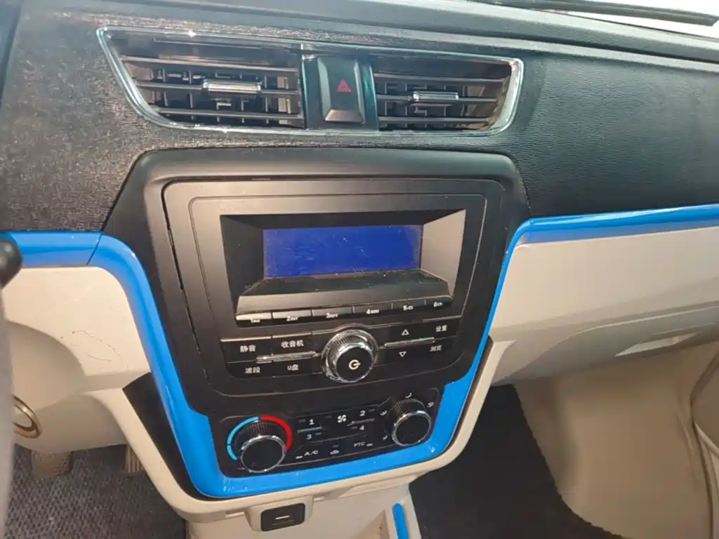 SRM Xinyuan Good Luck 2024 2023 Standard Passenger Vehicle