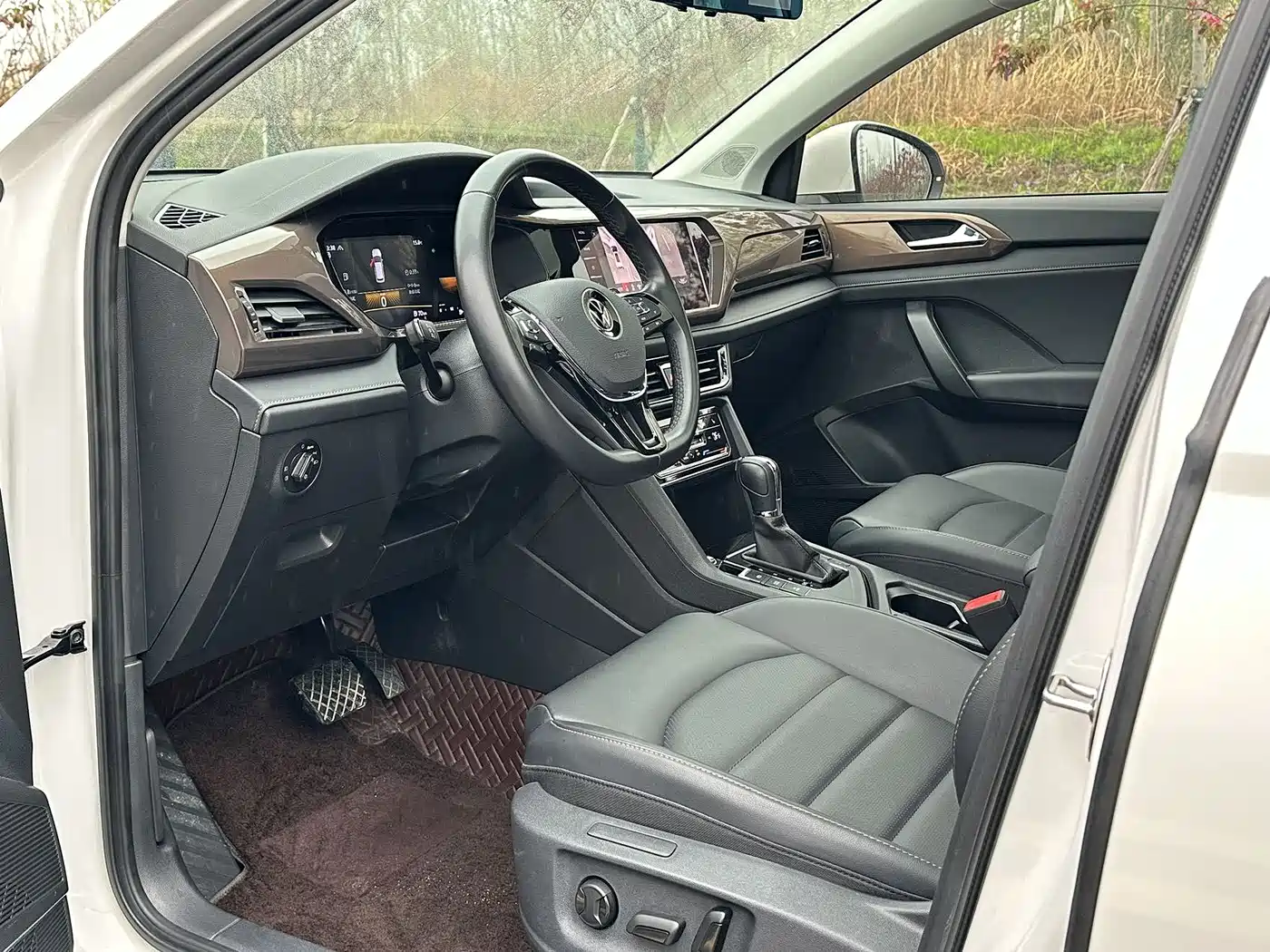 Volkswagen Tharu 2022 280TSI FWD Luxury Edition фото 4