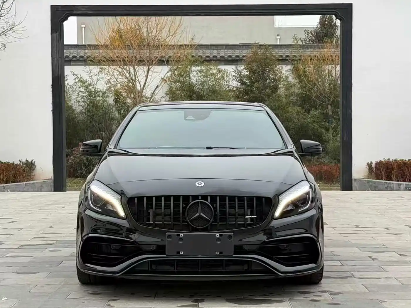 Mercedes-Benz GLA AMG 2017 Model AMG GLA 45 4MATIC Night Thunder Limited Edition фото 2
