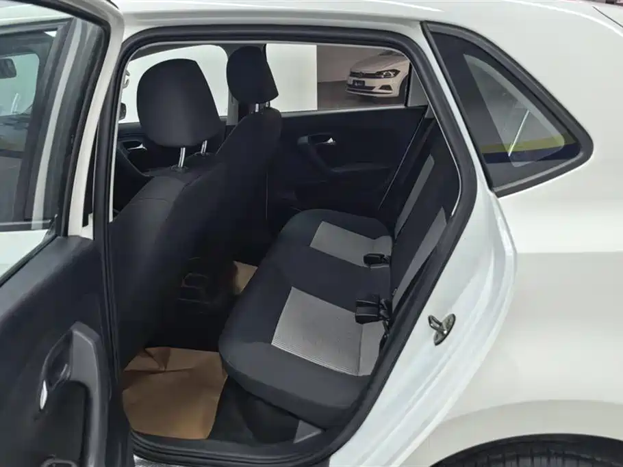 Volkswagen Polo 2018 1.5L Auto Safe Drive фото 11