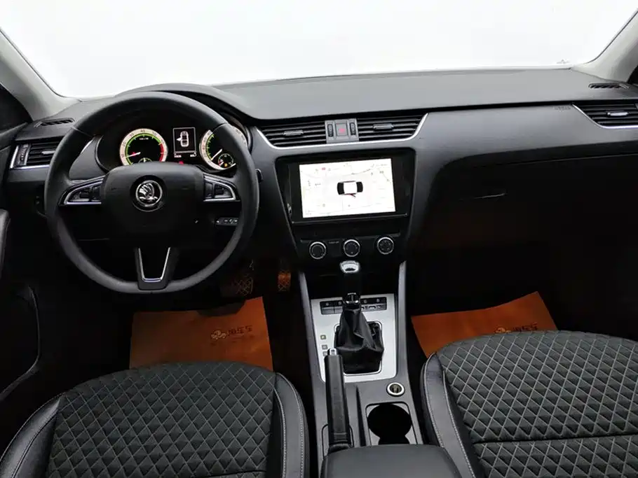 Škoda Octavia 2019 1.5L Automatic Smart Luxury China VI фото 12