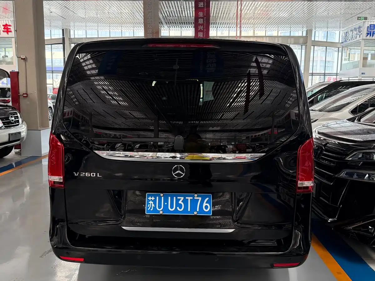 Mercedes-Benz V-Class 2018 V 260 L Premium Long Wheelbase Edition China VI фото 4