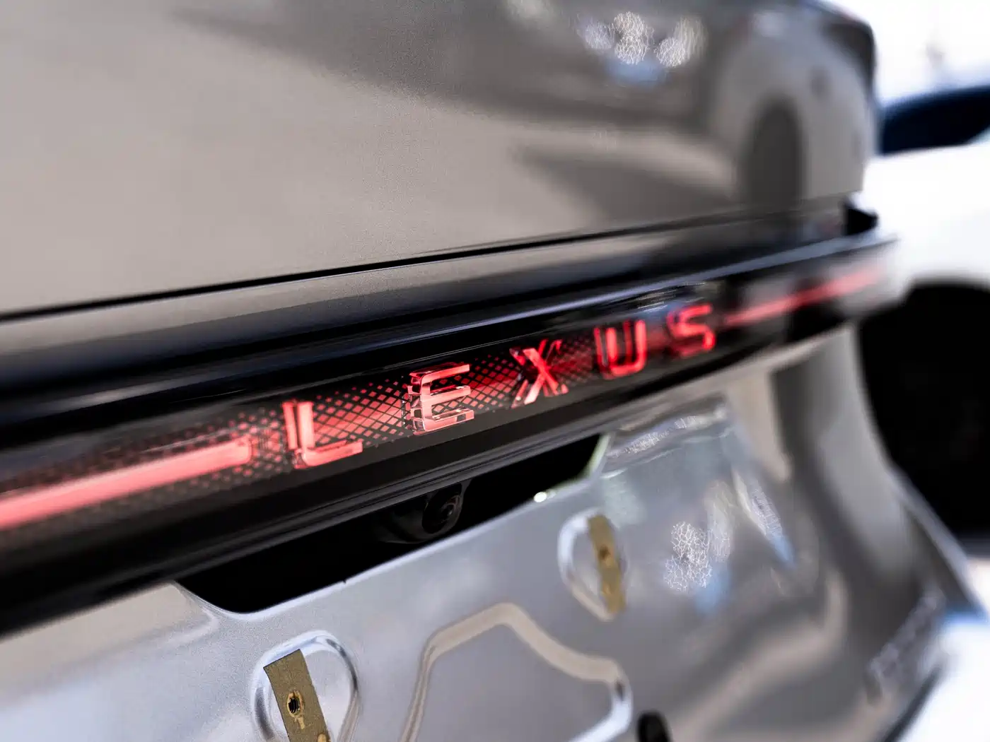 Lexus ES 2025 Model 300h Base Version фото 7