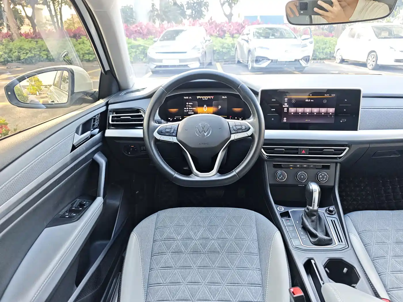 Volkswagen Lavida 2023 280TSI DSG Comfort Edition фото 9