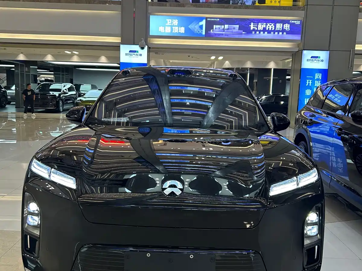 NIO ES8 2026 2025 Model 6-Seat Executive Luxury Edition