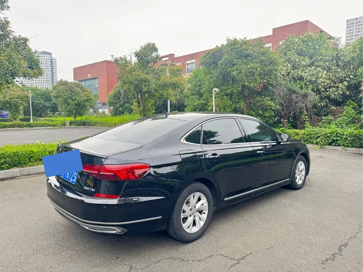 Volkswagen Passat 2019 Model 280TSI Business Edition China VI фото 4