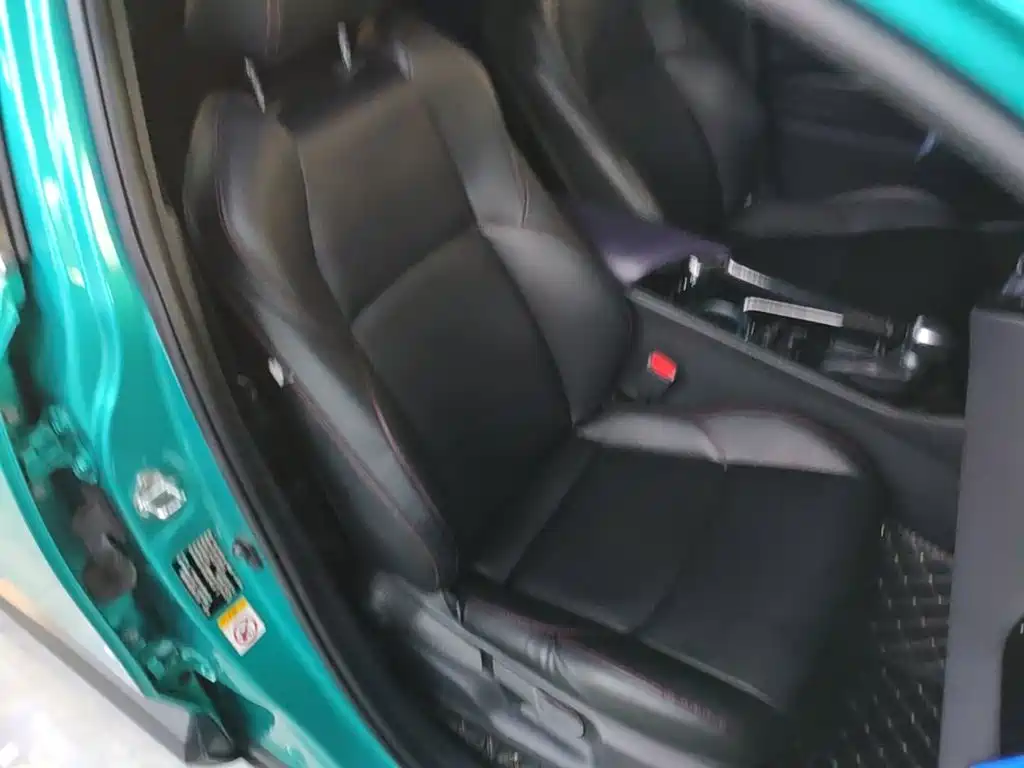 Toyota C-HR 2019 2018 2.0L Luxury Edition China V