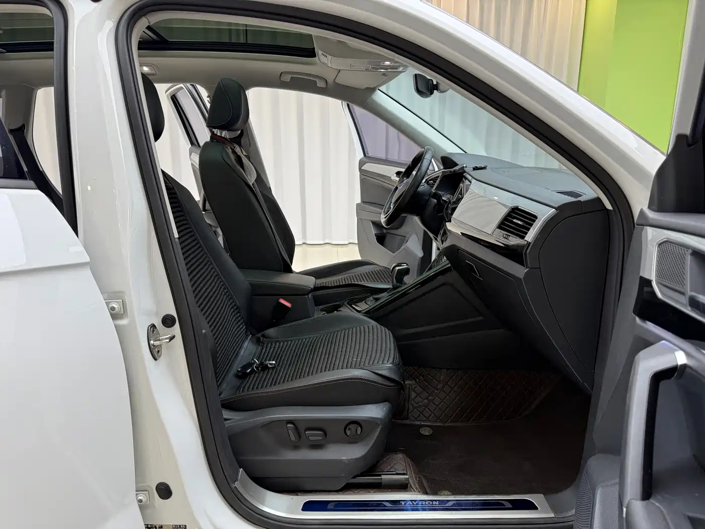 Volkswagen Tayron 2022 280TSI 2WD Luxury Smart Connect Edition фото 13