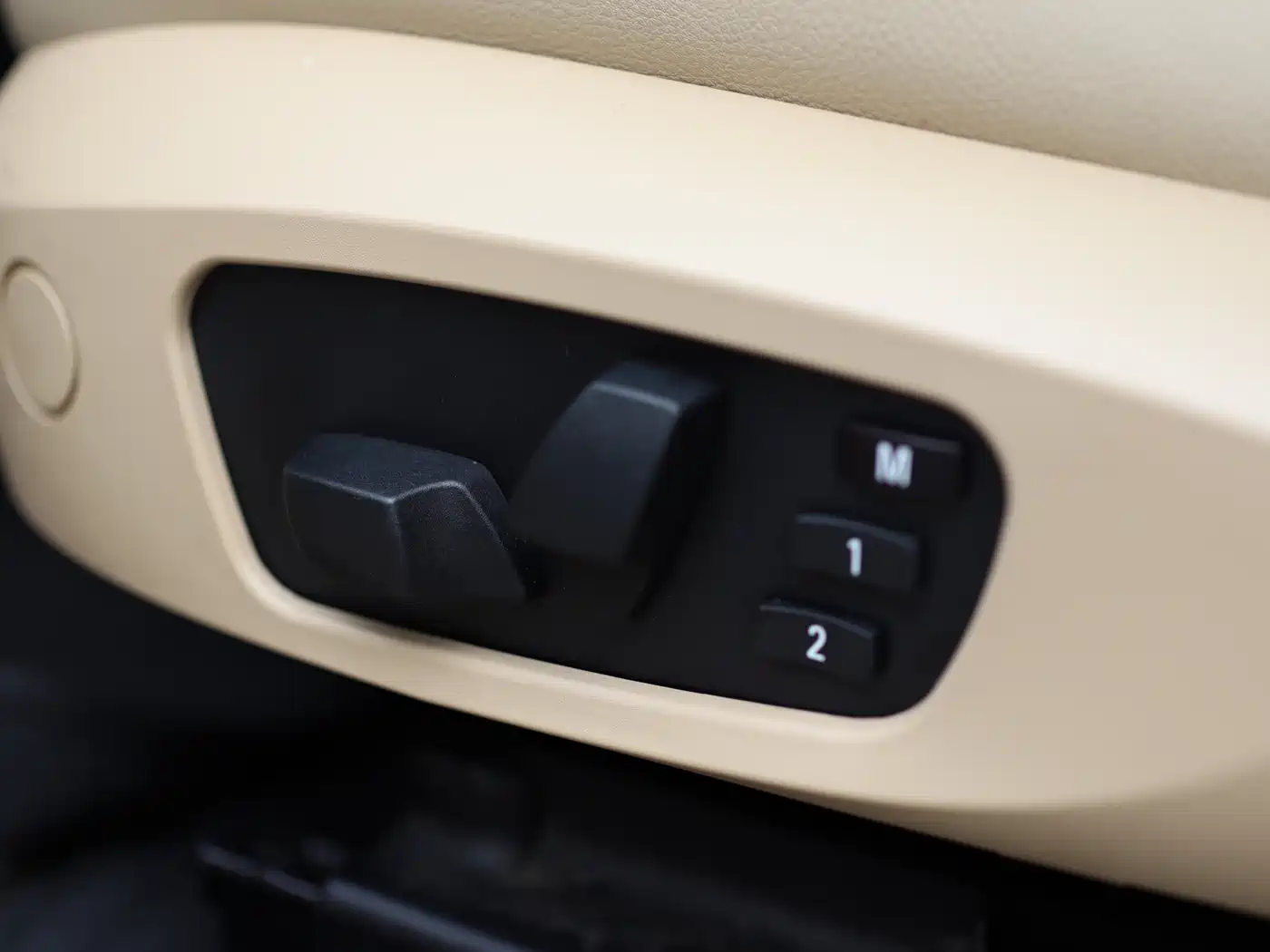 BMW X1 (Import) 2012 sDrive18i Luxury фото 14