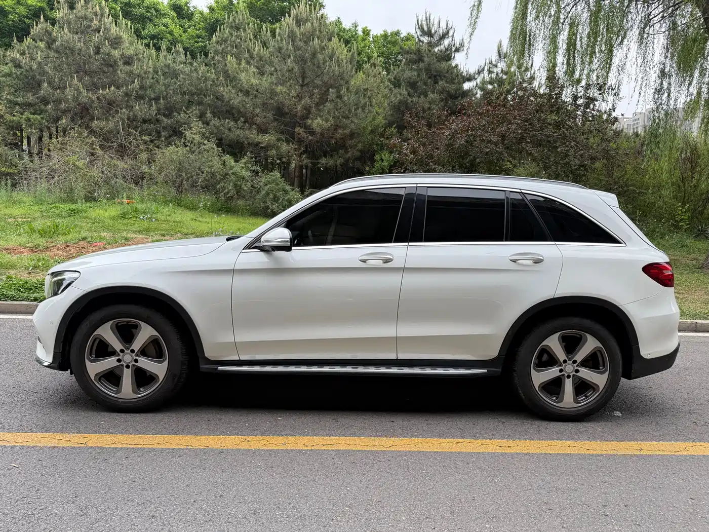 Mercedes-Benz GLC 2016 GLC 260 4MATIC Luxury фото 3