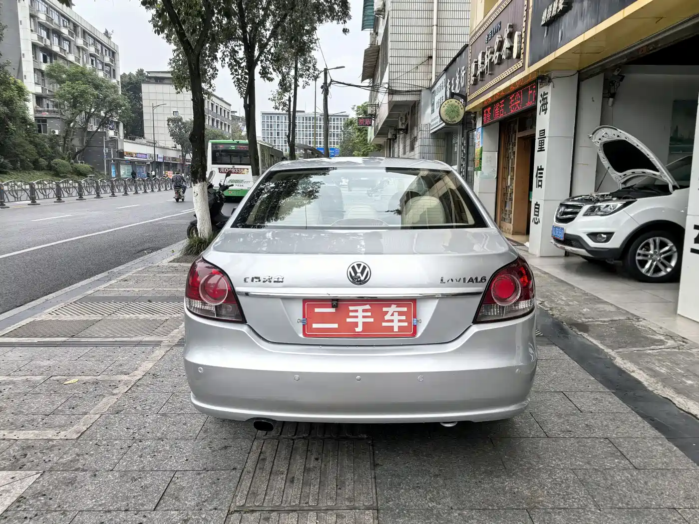 Volkswagen Lavida 2011 1.6L Automatic Pinya Edition фото 7