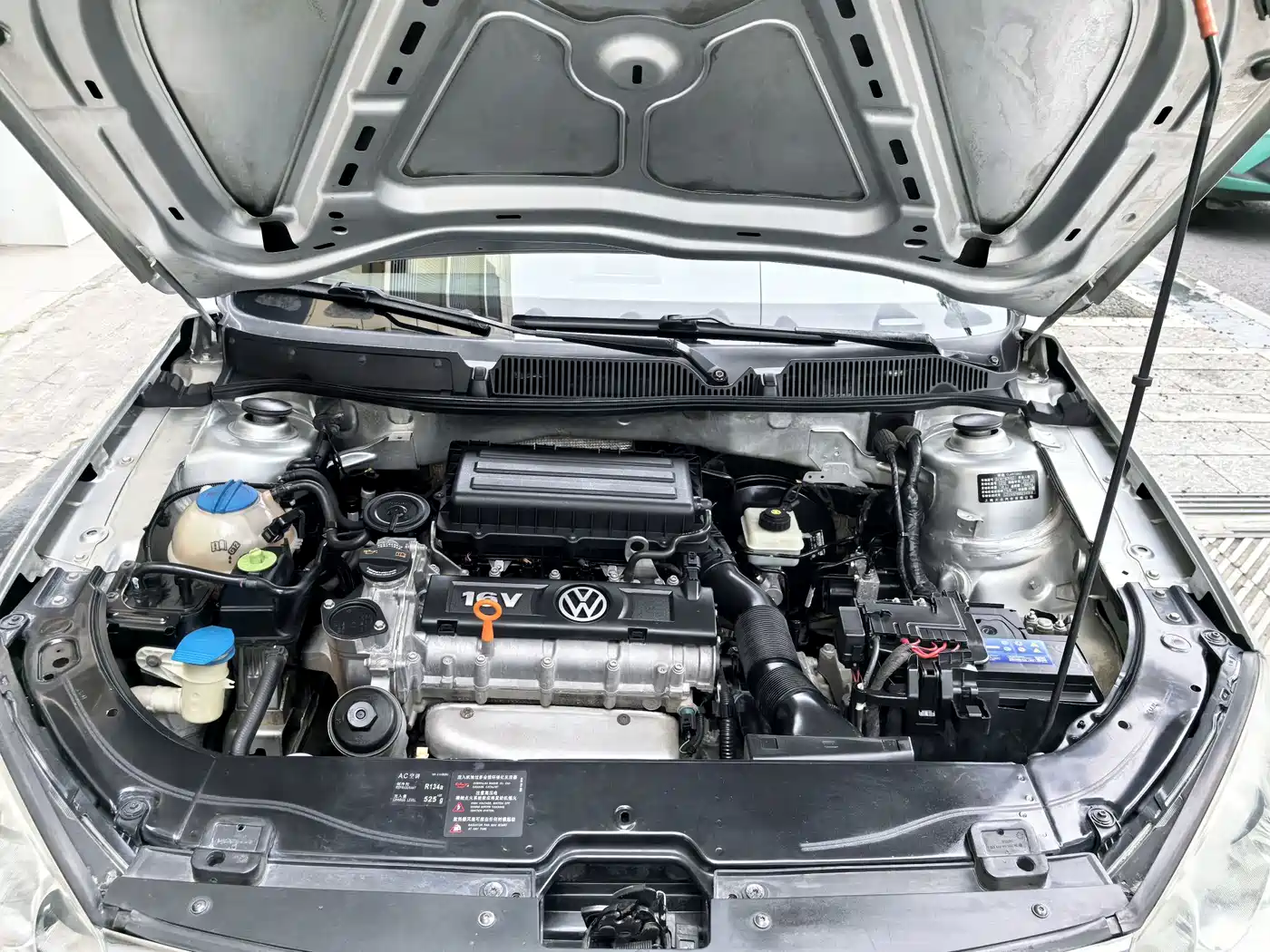 Volkswagen Lavida 2011 1.6L Automatic Pinya Edition фото 16