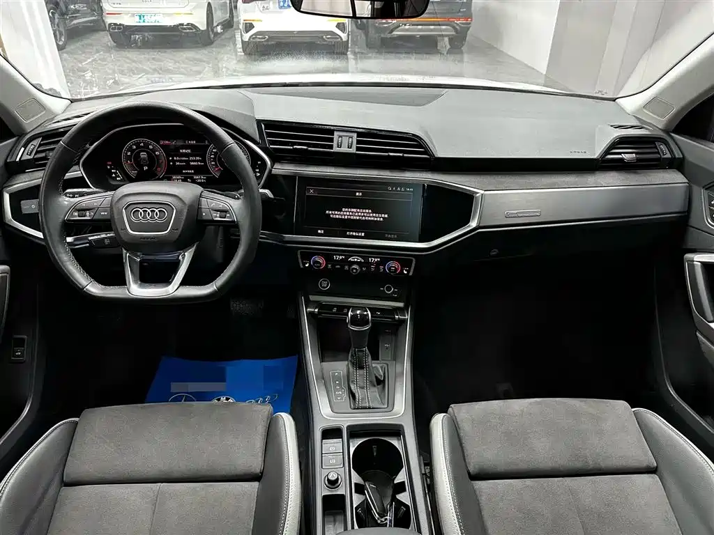 Audi Q3 2023 35 TFSI Fashion Dynamic (1.4T) фото 11