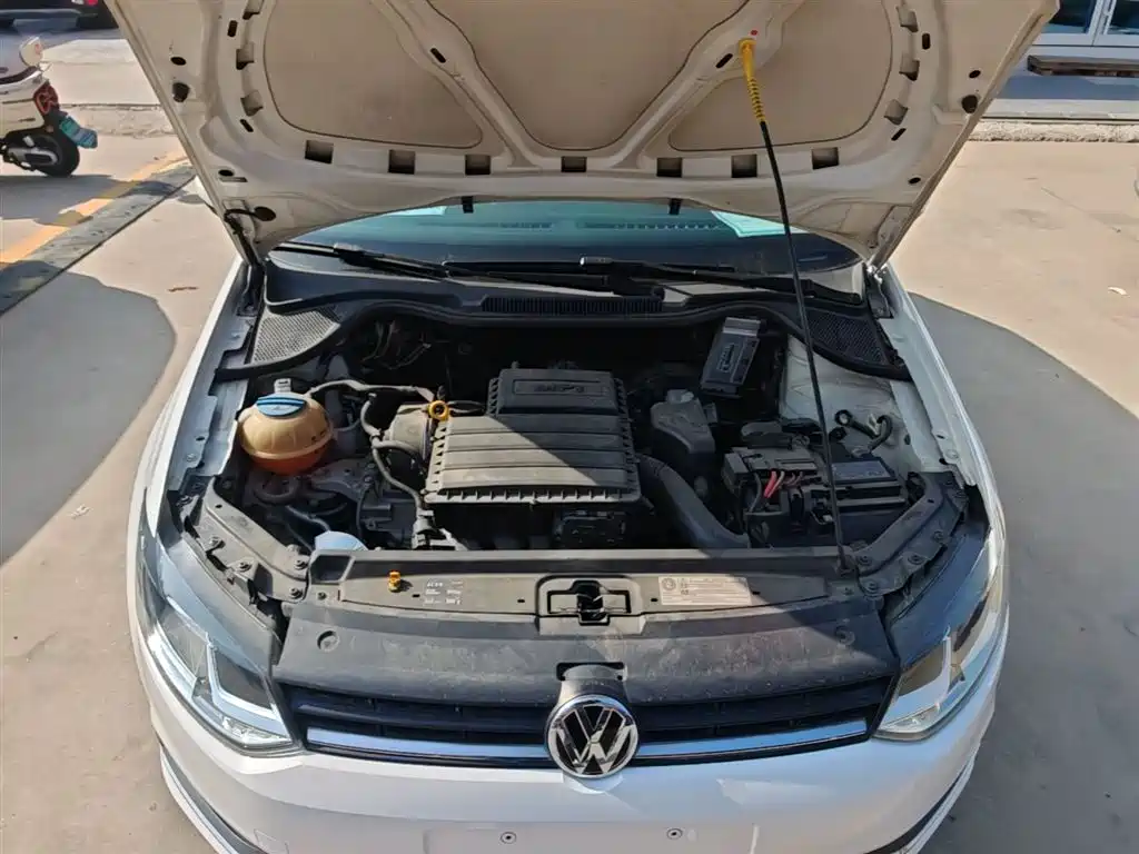 Volkswagen Polo 2016 1.6L Automatic Comfort фото 16