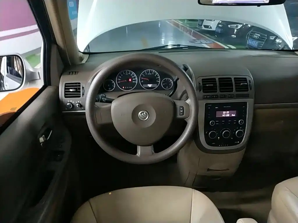 Фото 7 - Buick GL8