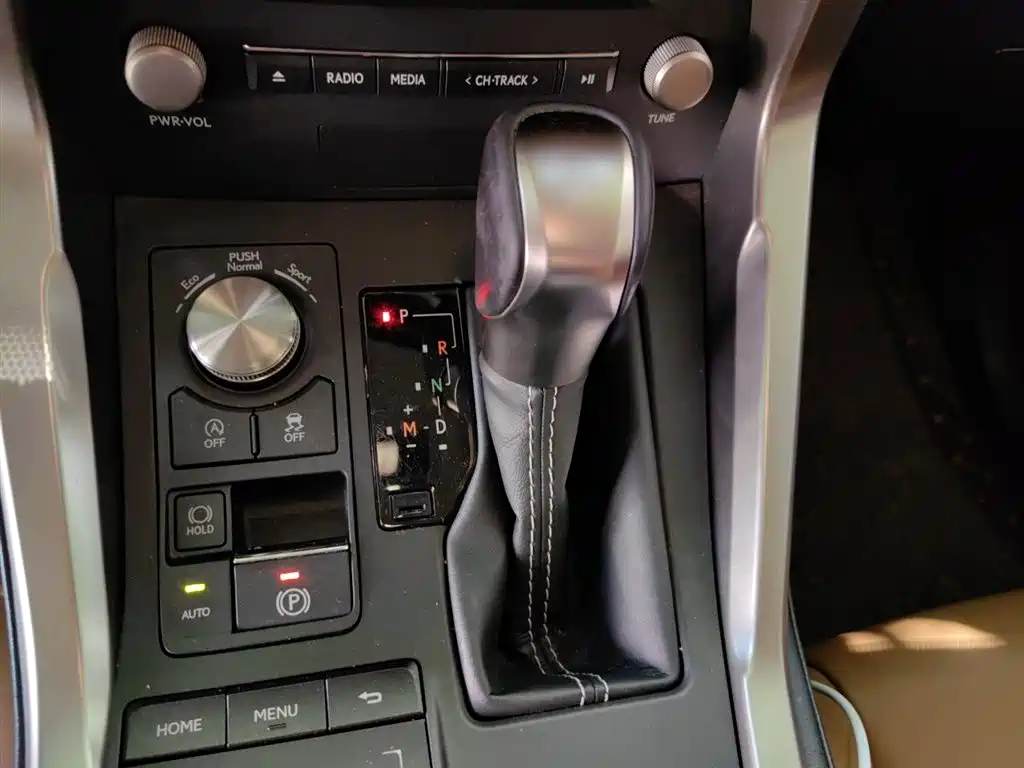 Lexus NX 2018 Model 300 FWD Fengxing Edition фото 11
