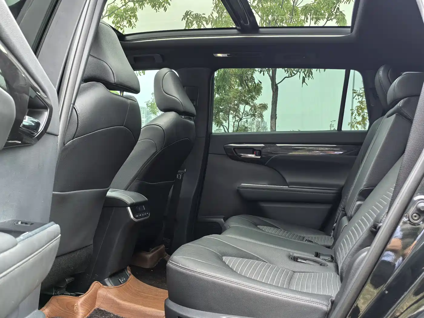 Toyota Crown Kluger 2022 2.0T 4WD Sporty Edition фото 8
