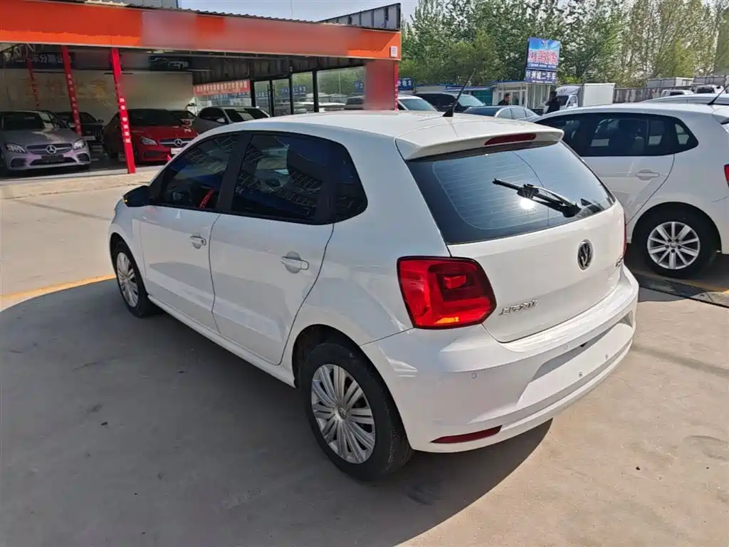 Volkswagen Polo 2016 1.6L Automatic Comfort фото 23