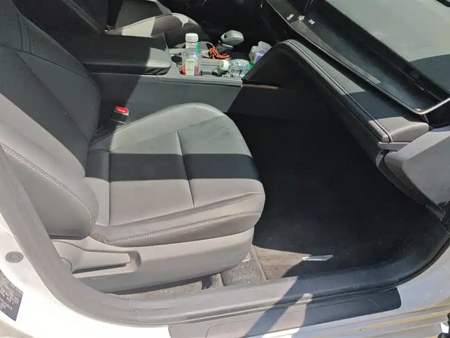 Toyota Camry 2024 2.0E Elite Edition фото 8