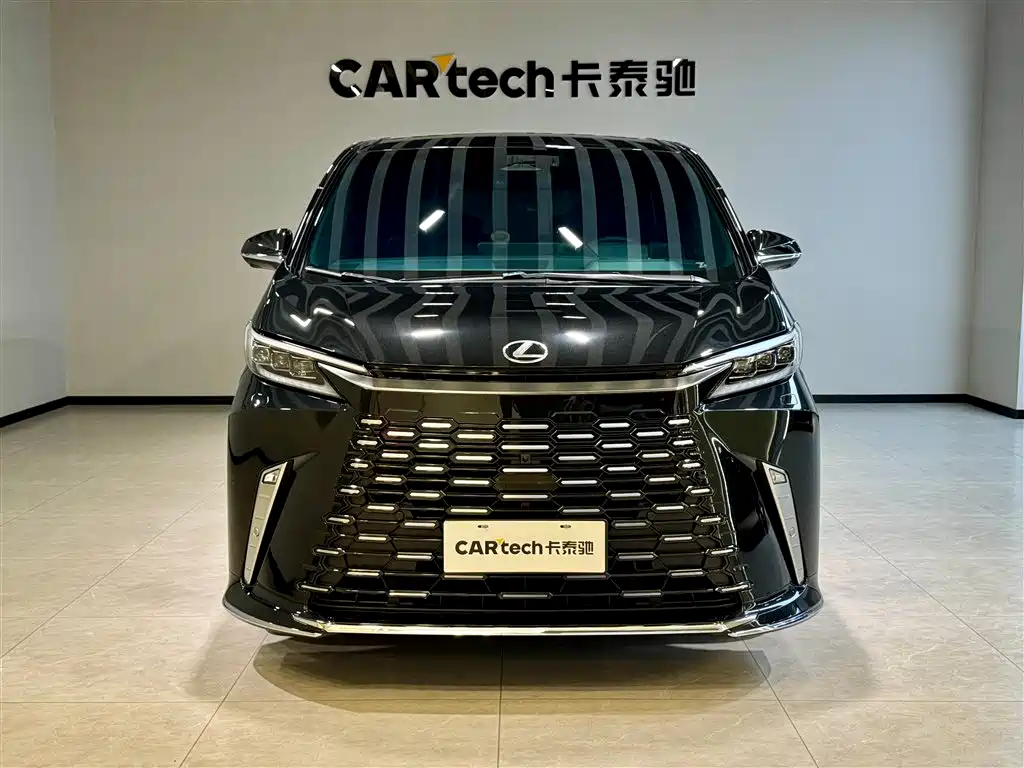 Lexus LM 2023 350h 7-Seater Elegance Edition фото 3