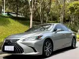 Фото 1 - Lexus ES