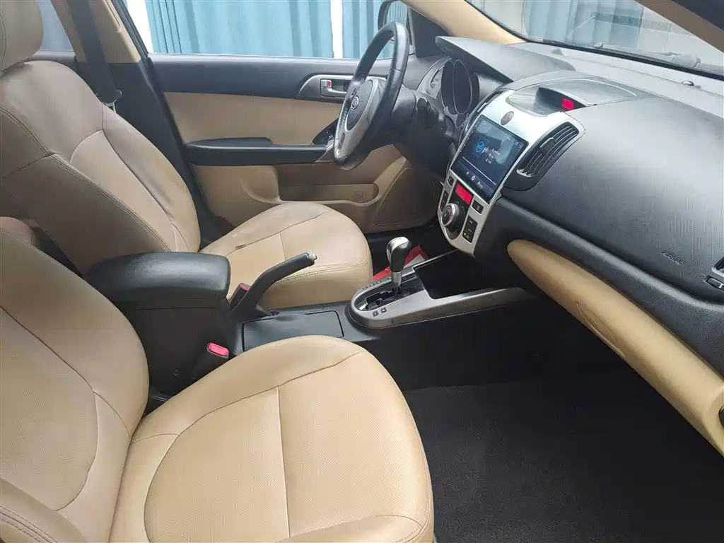 Kia Forte 2009 1.6L AT GLS фото 4