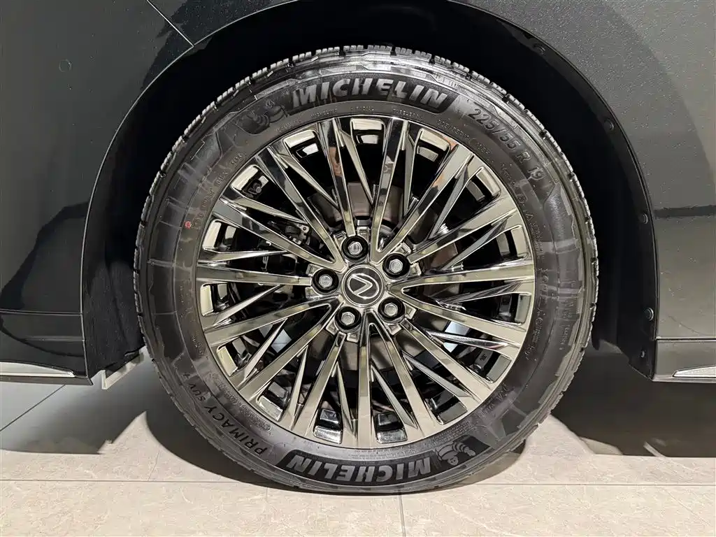 Lexus LM 2023 350h 7-Seater Elegance Edition фото 10
