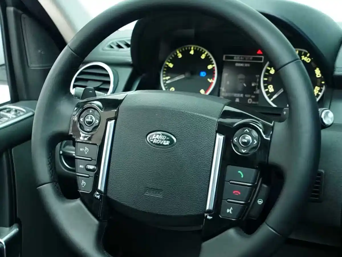 Land Rover Discovery 2014 3.0 SC V6 HSE фото 11