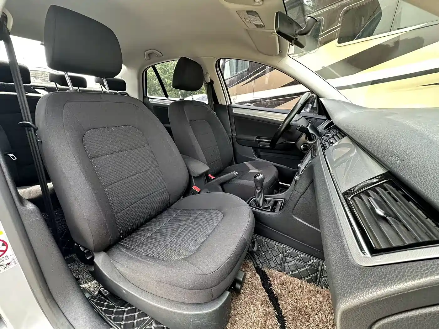 Volkswagen Bora 2014 1.6L Manual Fashion фото 9