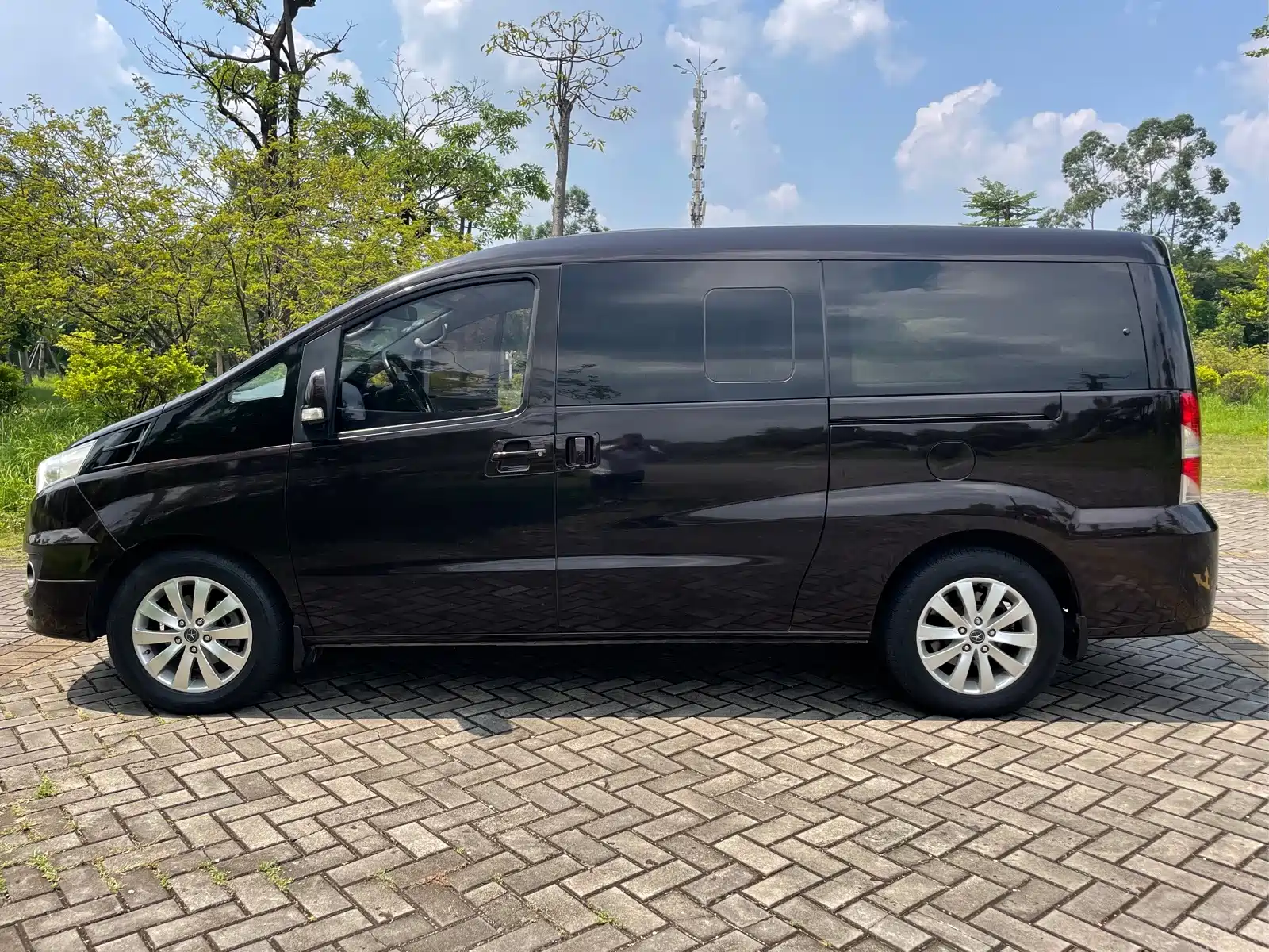 Фото 10 - JAC Refine M5