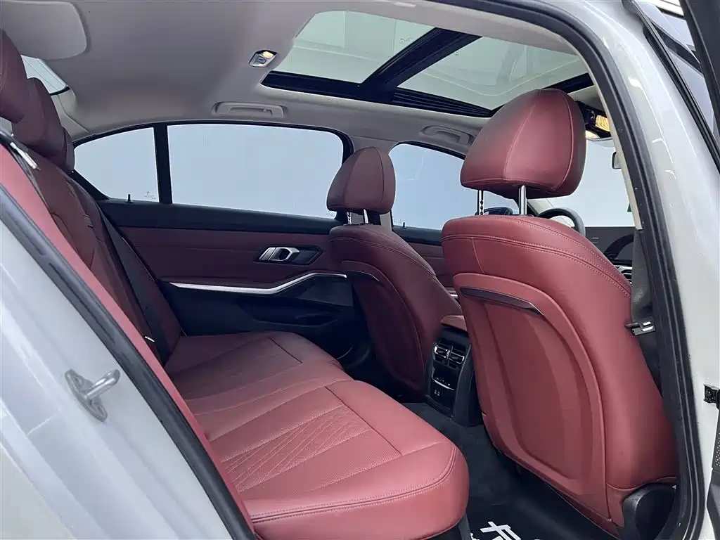 BMW 3 Series 2023 325Li M Sport Package фото 25