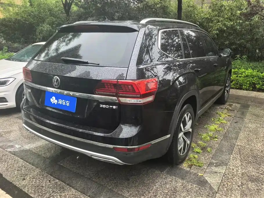 Volkswagen Teramont 2020 330TSI 2WD Luxury China VI фото 3