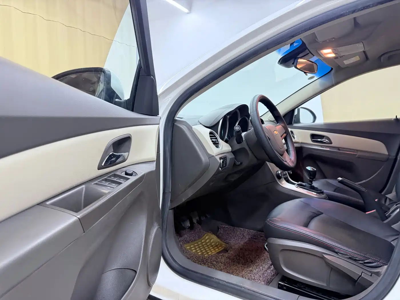 Chevrolet Cruze 2015 1.5L Classic SL MT фото 19