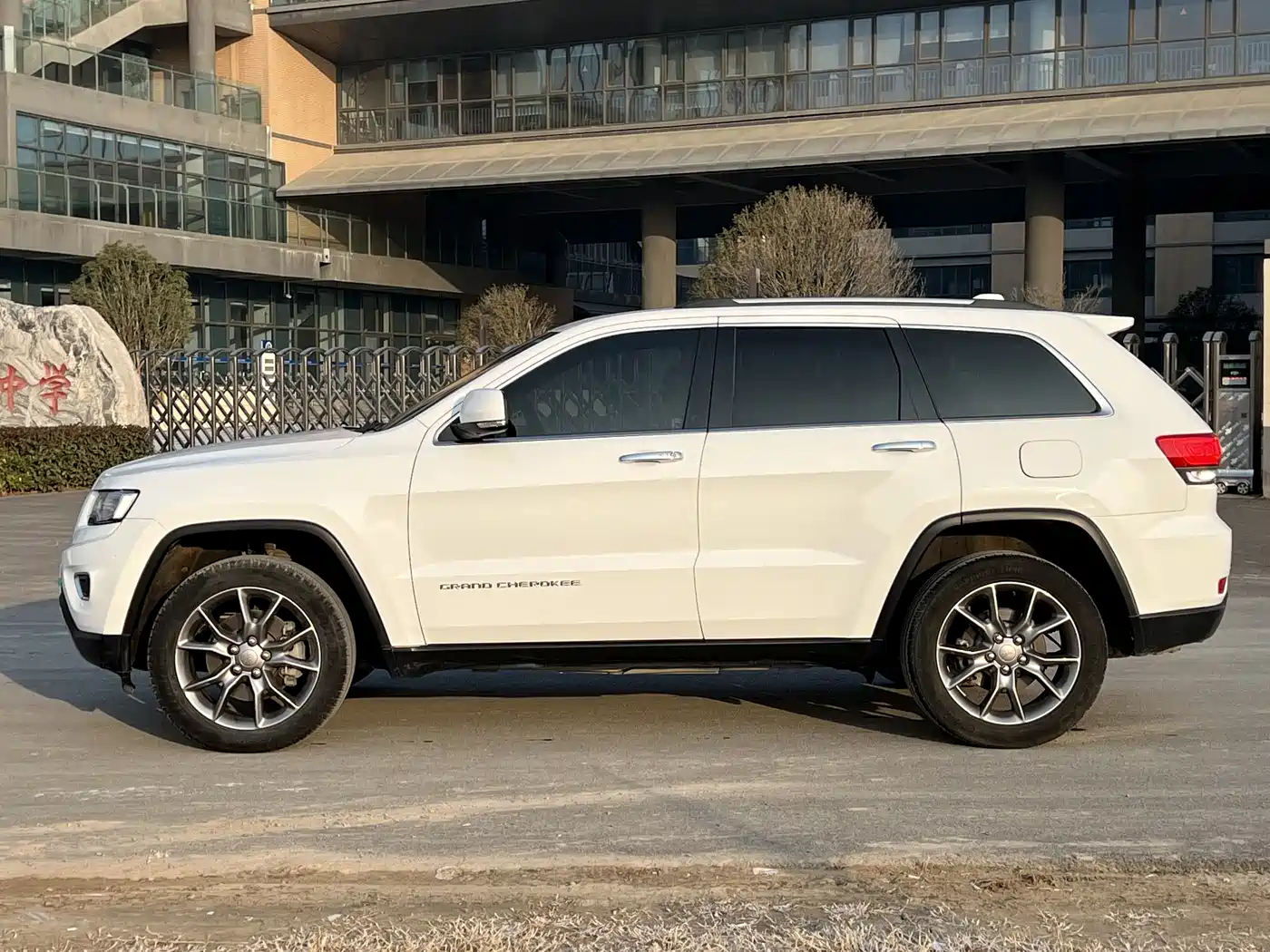 JEEP GRAND CHEROKEE