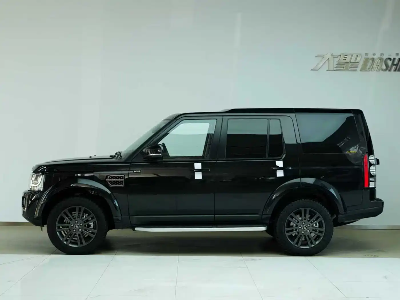 Land Rover Discovery 2016 3.0 SC V6 HSE фото 3